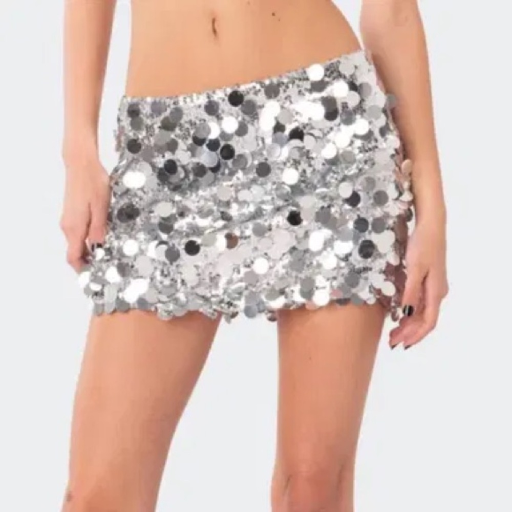 Gianni Bini Silver Sequin Mini Skirt – Size 8 (NWT)